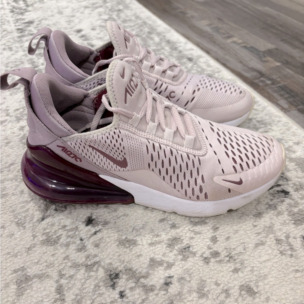 7.5 nike 270